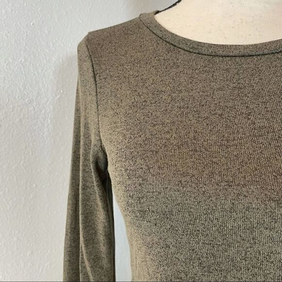 Rustic Rose Long Sleeve Cropped Top - Picture 3 of 8